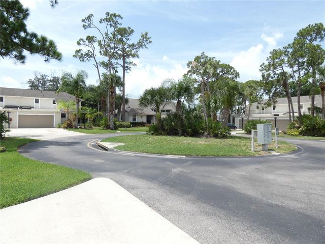 7917 PINEGROVE COURT 1, Sarasota, FL 34238