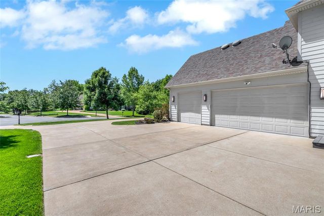 18239 Canyon Forest Court, Chesterfield, MO 63005