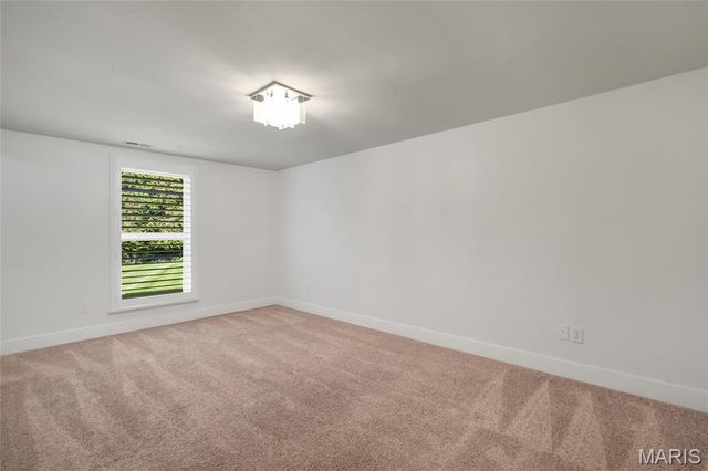 18239 Canyon Forest Court, Chesterfield, MO 63005