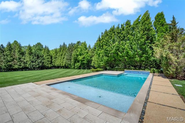 18239 Canyon Forest Court, Chesterfield, MO 63005