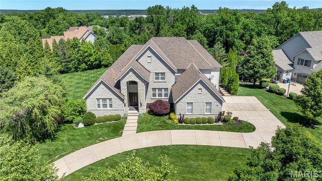 18239 Canyon Forest Court, Chesterfield, MO 63005
