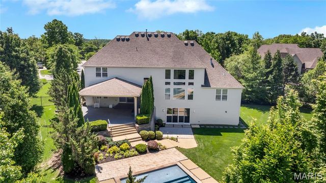 18239 Canyon Forest Court, Chesterfield, MO 63005
