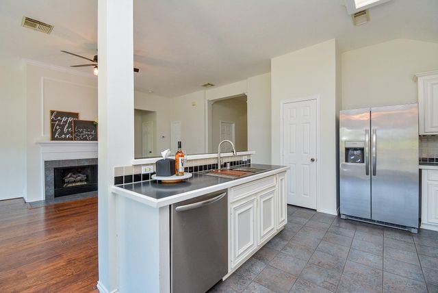 3815 Summerfield Drive, Pearland, TX 77584