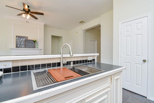 3815 Summerfield Drive, Pearland, TX 77584