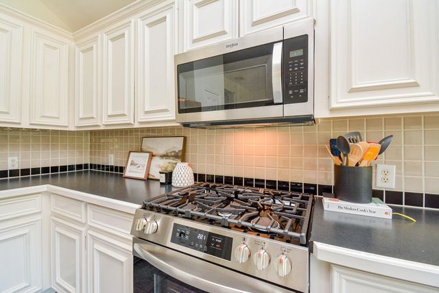 3815 Summerfield Drive, Pearland, TX 77584
