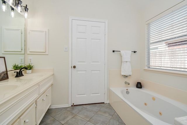 3815 Summerfield Drive, Pearland, TX 77584