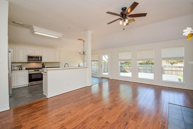3815 Summerfield Drive, Pearland, TX 77584