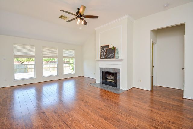 3815 Summerfield Drive, Pearland, TX 77584