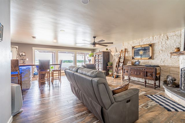1721 Anaconda Trail, Granbury, TX 76048