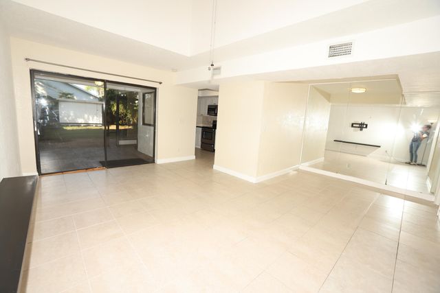 1265 The 12th Fairway, Wellington, FL 33414