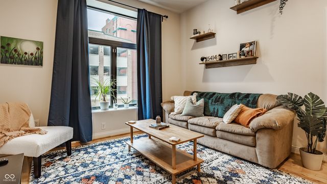 350 N Meridian Street A303, Indianapolis, IN 46204