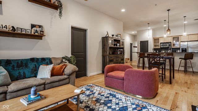 350 N Meridian Street A303, Indianapolis, IN 46204