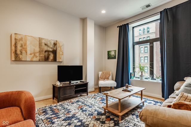 350 N Meridian Street A303, Indianapolis, IN 46204