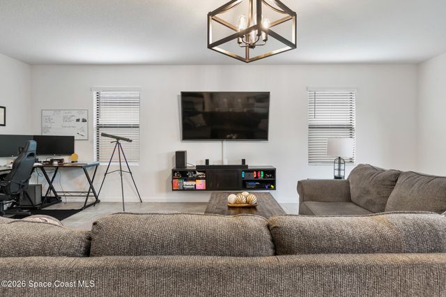840 Old Country Road SE, Palm Bay, FL 32909