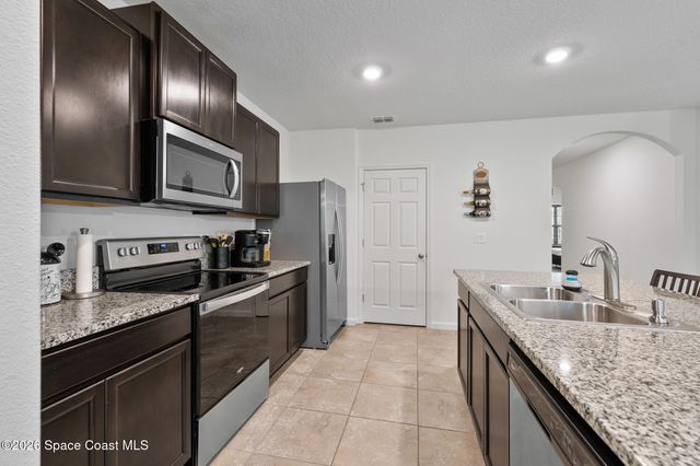 840 Old Country Road SE, Palm Bay, FL 32909