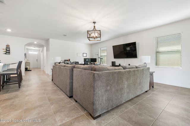 840 Old Country Road SE, Palm Bay, FL 32909