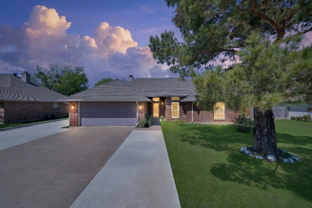 426 Old Annetta Road, Aledo, TX 76008