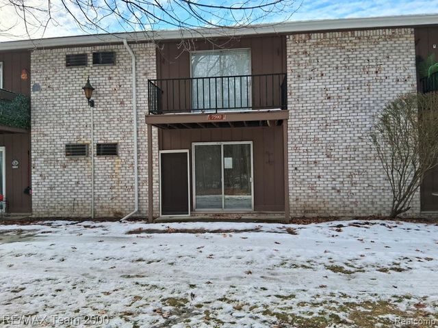 7590 Woodview Drive 1, Westland, MI 48185