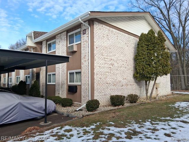 7590 Woodview Drive 1, Westland, MI 48185