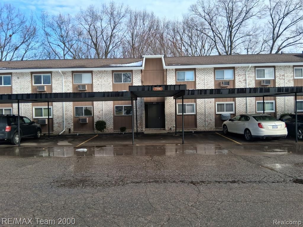 7590 Woodview Drive 1, Westland, MI 48185