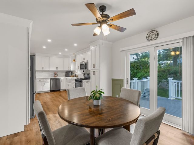 6 Buttonwood Ln, Acushnet, MA 02743
