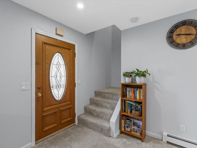 6 Buttonwood Ln, Acushnet, MA 02743