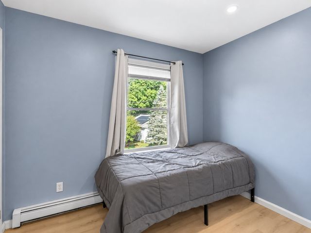 6 Buttonwood Ln, Acushnet, MA 02743