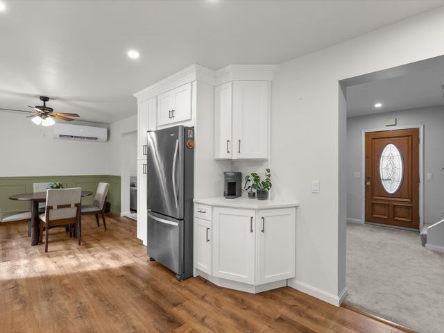 6 Buttonwood Ln, Acushnet, MA 02743