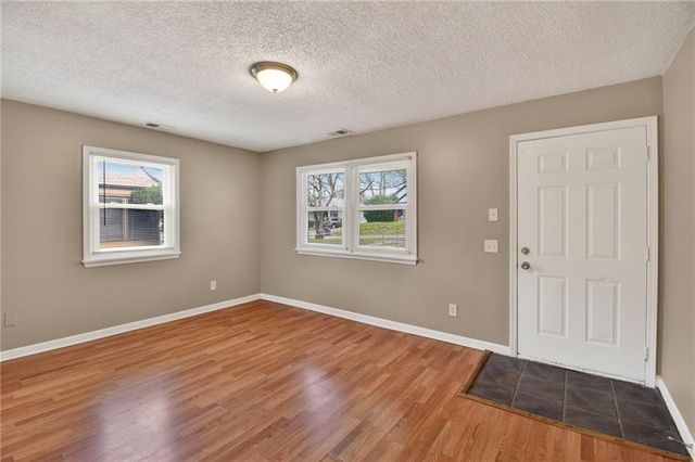 1720 S Hardy Avenue, Independence, MO 64057