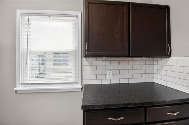 1720 S Hardy Avenue, Independence, MO 64057