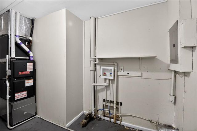 1720 S Hardy Avenue, Independence, MO 64057