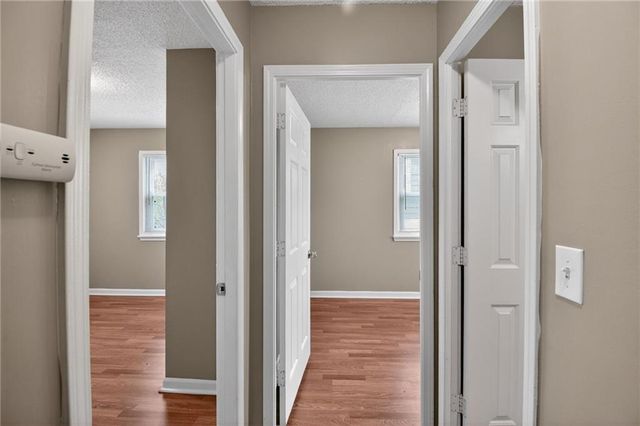 1720 S Hardy Avenue, Independence, MO 64057