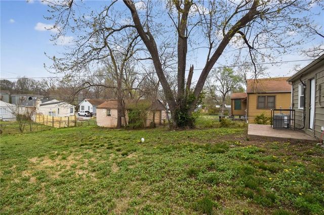 1720 S Hardy Avenue, Independence, MO 64057