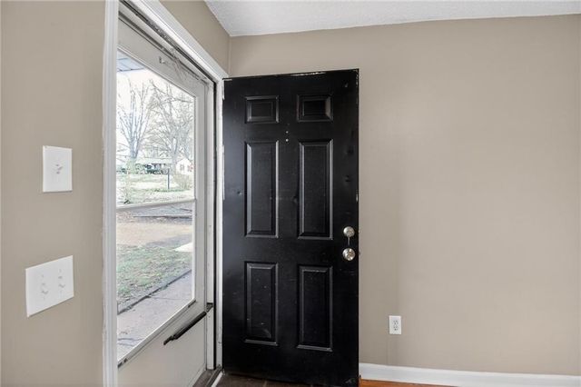 1720 S Hardy Avenue, Independence, MO 64057