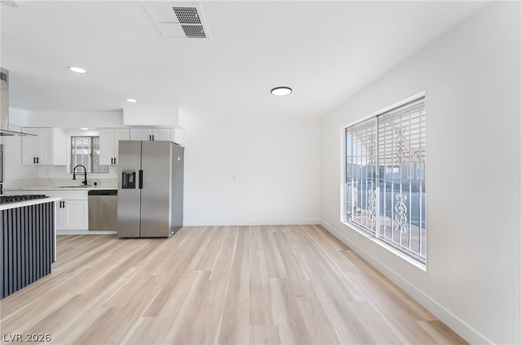 Image 10 of property listing at 4980 Ridge Drive, Las Vegas, NV 89103