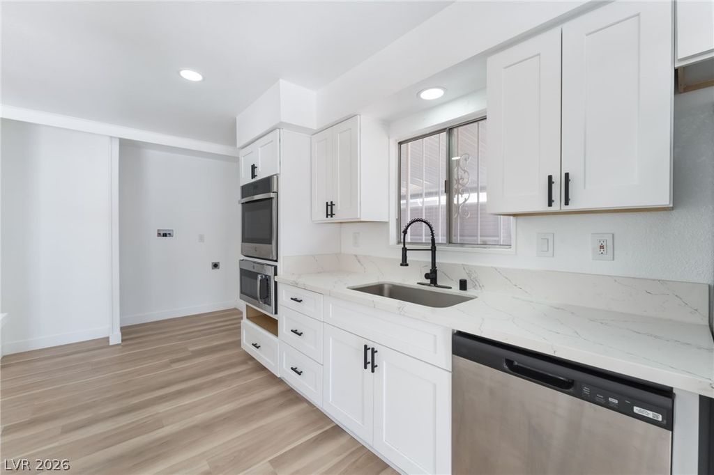 Image 2 of property listing at 4980 Ridge Drive, Las Vegas, NV 89103