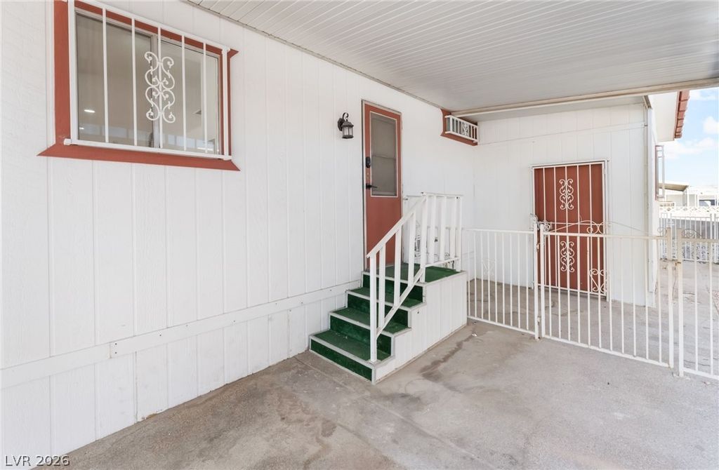 Image 34 of property listing at 4980 Ridge Drive, Las Vegas, NV 89103