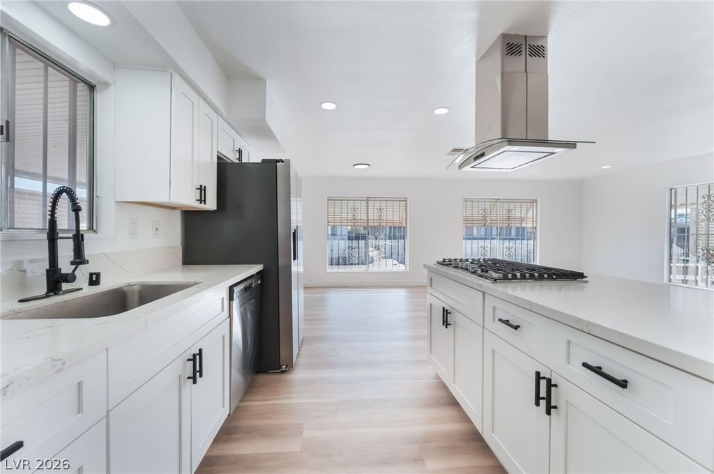Image 4 of property listing at 4980 Ridge Drive, Las Vegas, NV 89103