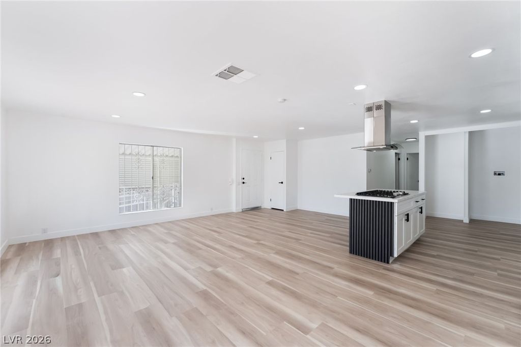 Image 5 of property listing at 4980 Ridge Drive, Las Vegas, NV 89103
