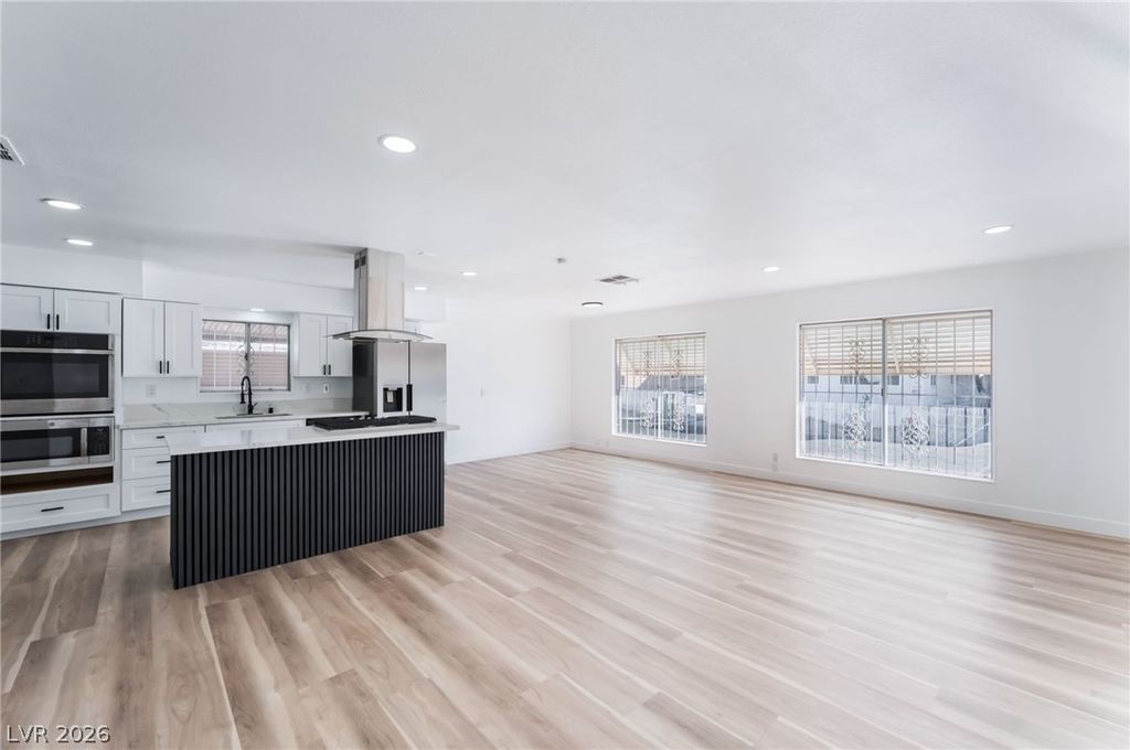 Image 6 of property listing at 4980 Ridge Drive, Las Vegas, NV 89103