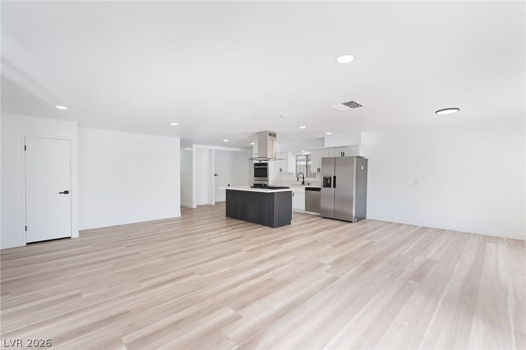 Image 7 of property listing at 4980 Ridge Drive, Las Vegas, NV 89103