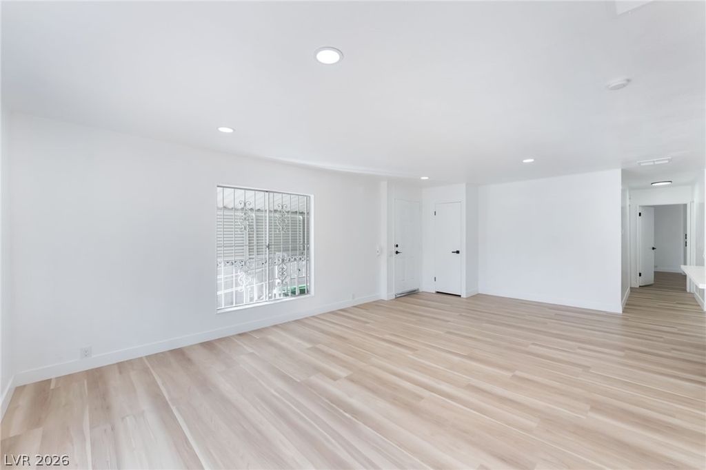 Image 8 of property listing at 4980 Ridge Drive, Las Vegas, NV 89103