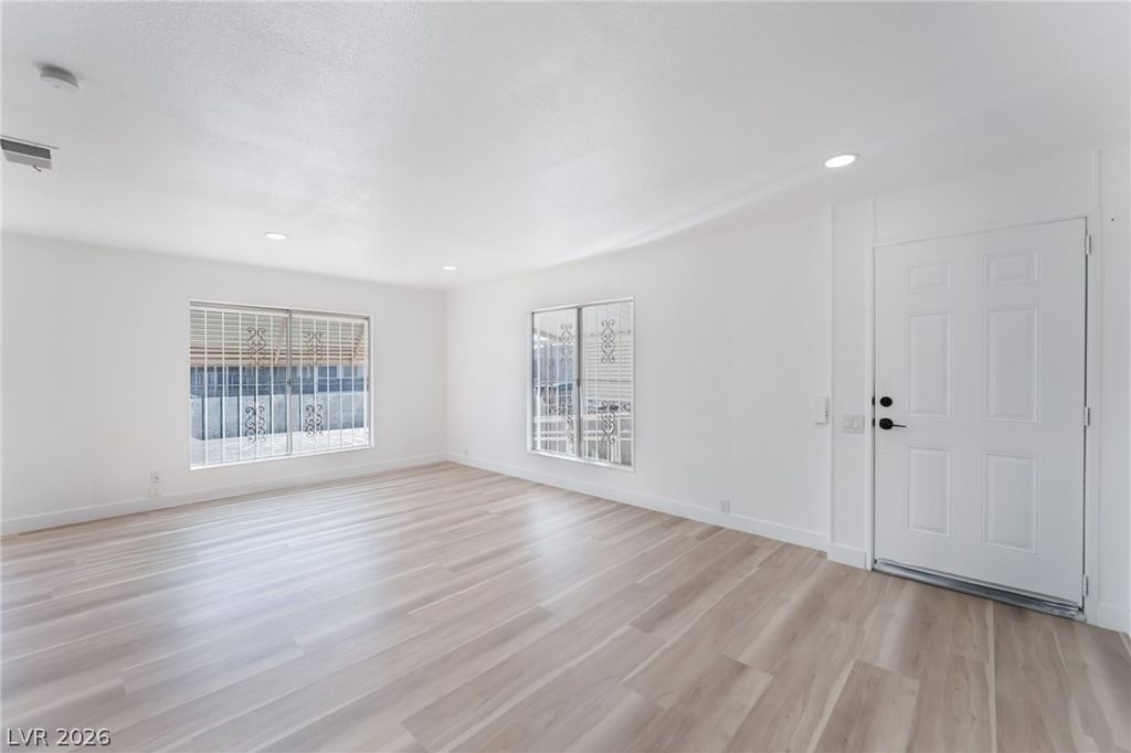 Image 9 of property listing at 4980 Ridge Drive, Las Vegas, NV 89103