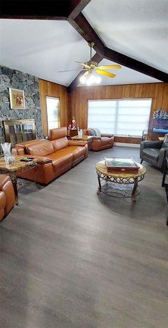 18921 W Oakmont Dr, Hialeah, FL 33015