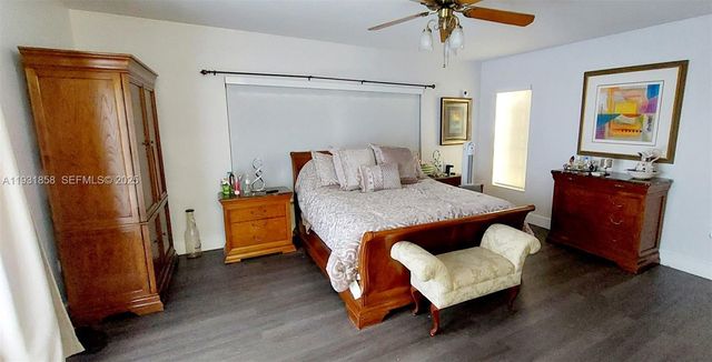 18921 W Oakmont Dr, Hialeah, FL 33015