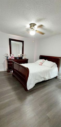 18921 W Oakmont Dr, Hialeah, FL 33015