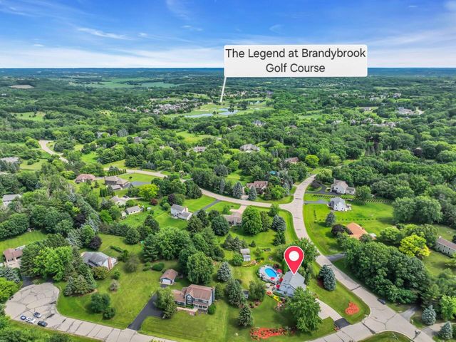 544 Swansea Glen, Wales, WI 53183