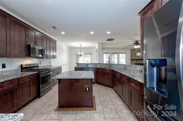 1013 Taylor Glenn Lane, Indian Trail, NC 28079