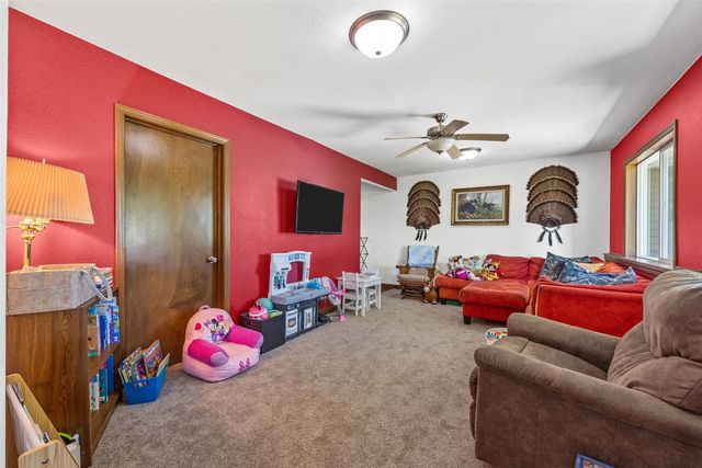 2129 Echo Hill Road, Marion, IA 52302