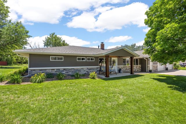 2129 Echo Hill Road, Marion, IA 52302
